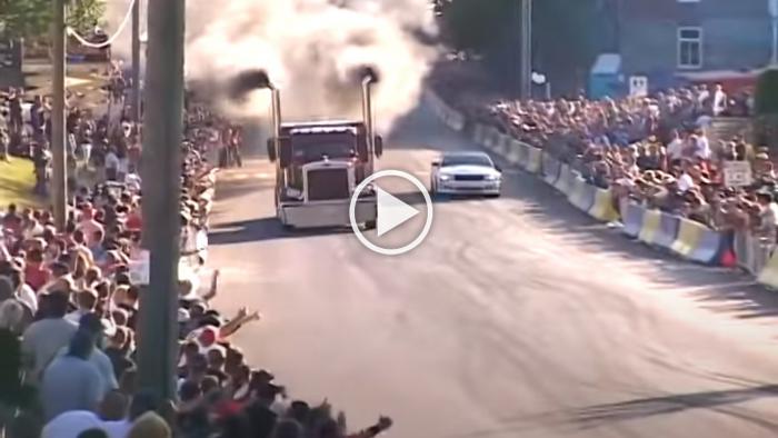 Τράκτορας καπνίζει καθαρό diesel τη Mustang [video]